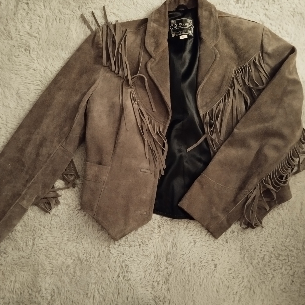 Vintage Pioneer women wear leather fringe jacket size 10